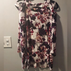NWT Jones Studio Floral Cutout Shoulder Tunic Top in Size XL